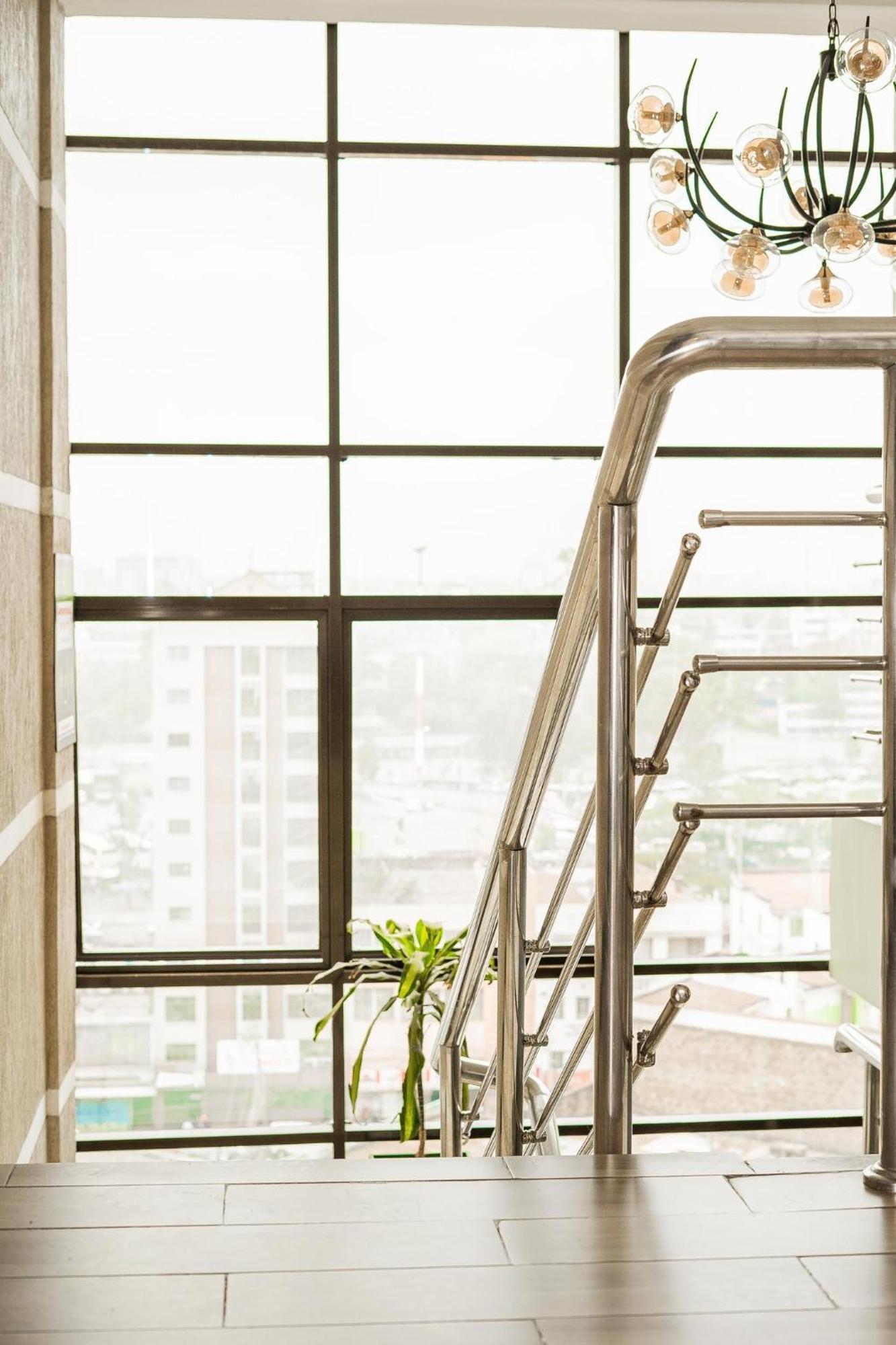 Hemak Suites ナイロビ エクステリア 写真