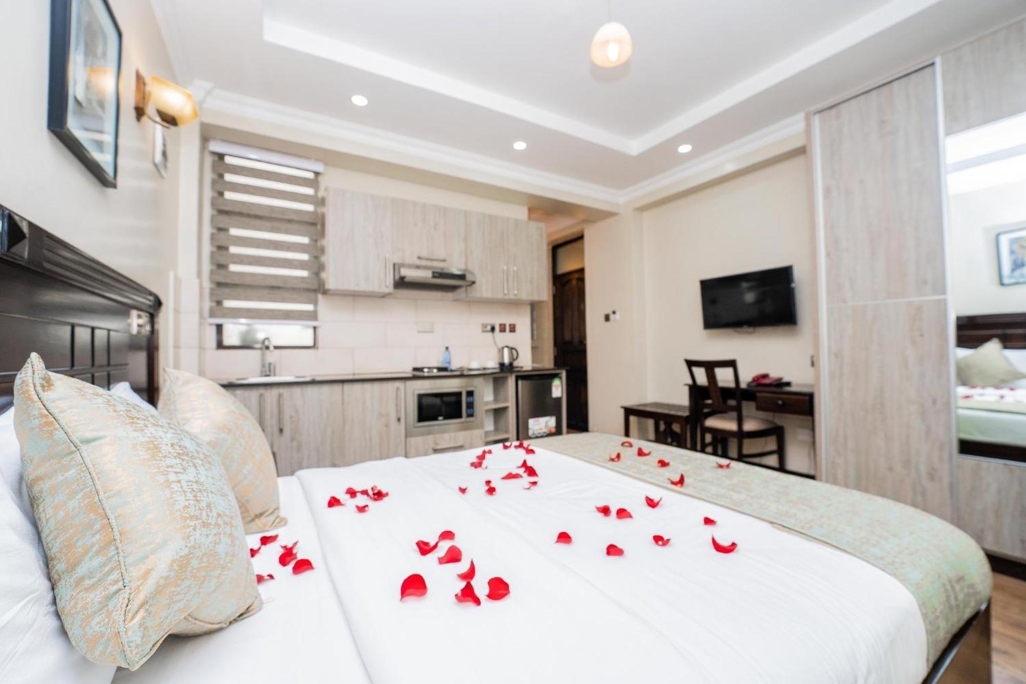 Hemak Suites ナイロビ エクステリア 写真