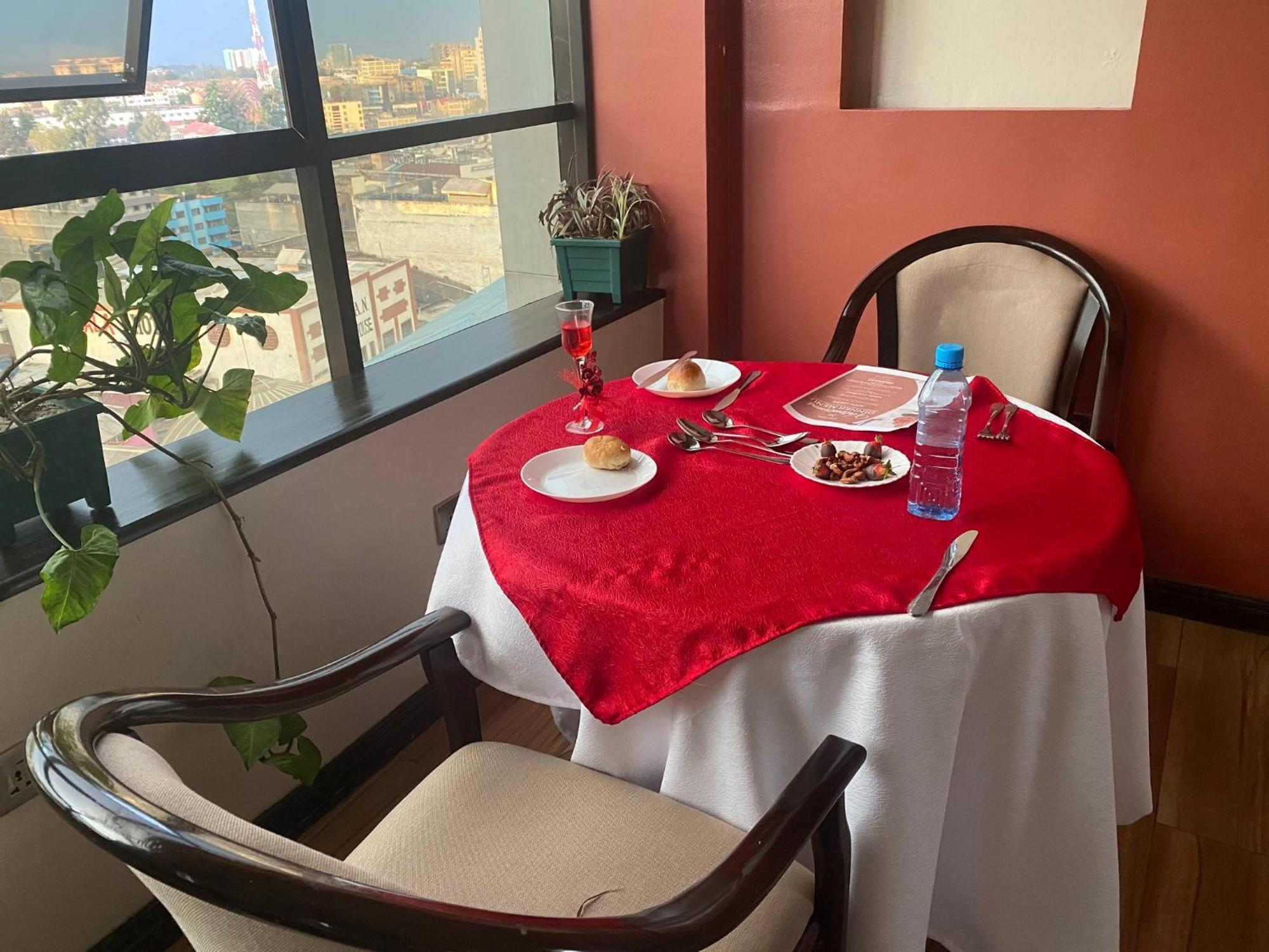 Hemak Suites ナイロビ エクステリア 写真